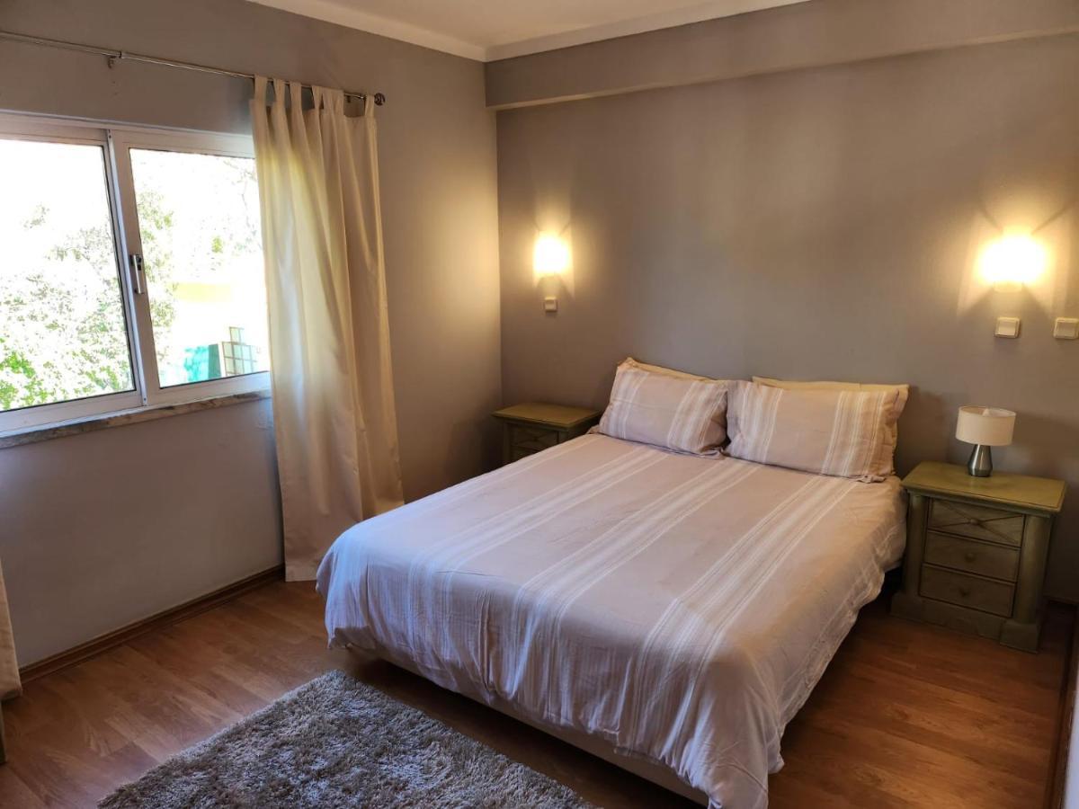 Large 4 Bedroom - Appartement